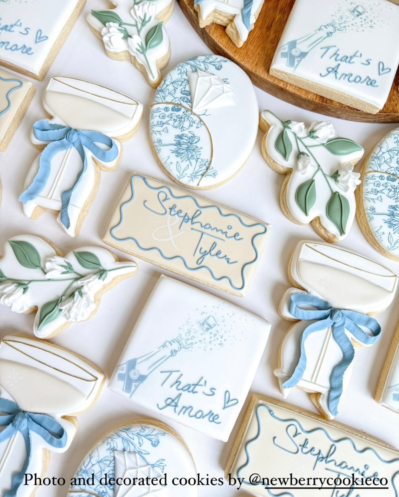 Cocktail glass with bow cookie cutter