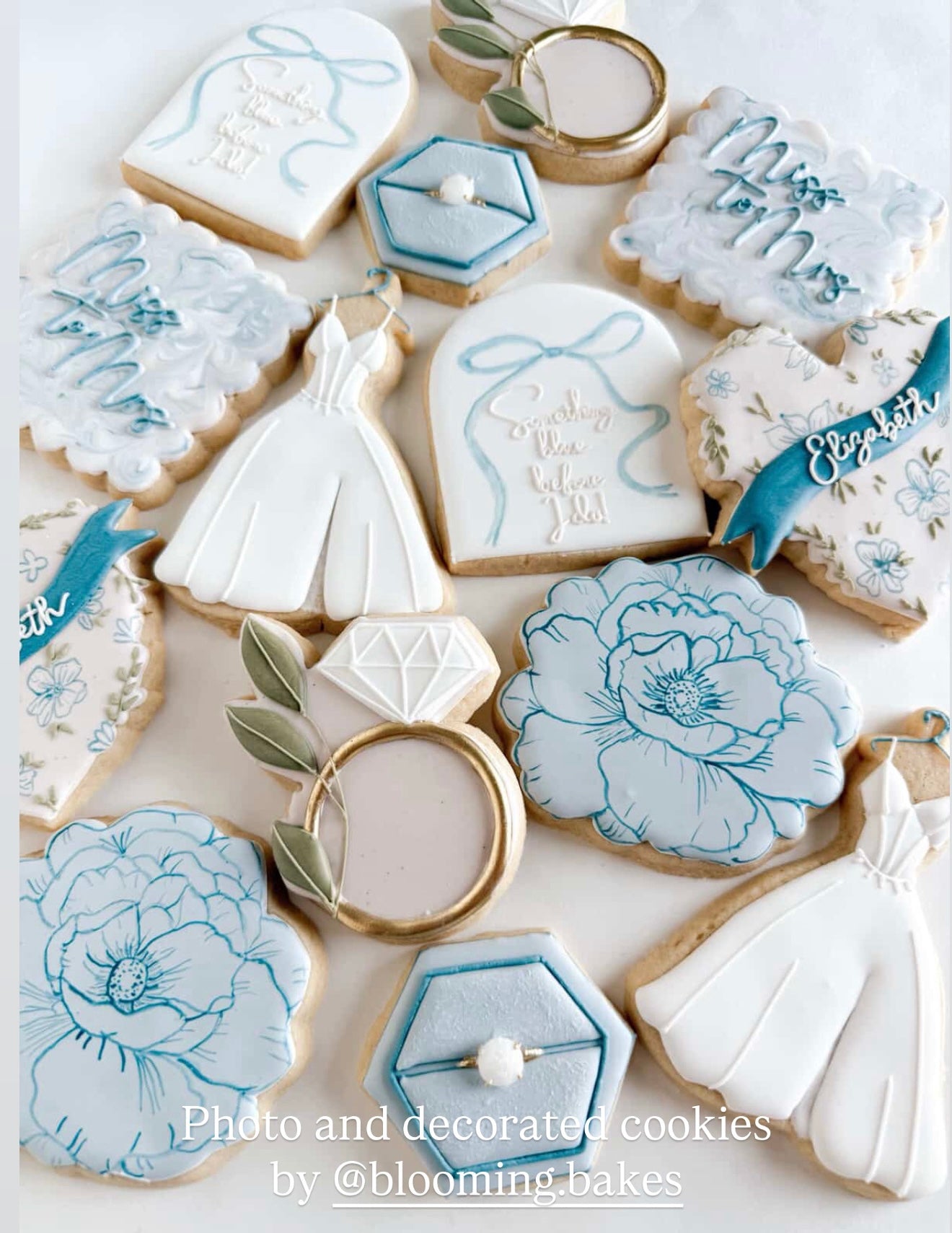 Floral heart with banner cookie cutter (blooming.bakes)
