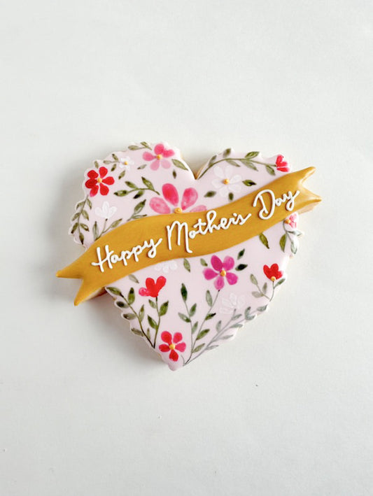 Floral heart with banner cookie cutter (blooming.bakes)
