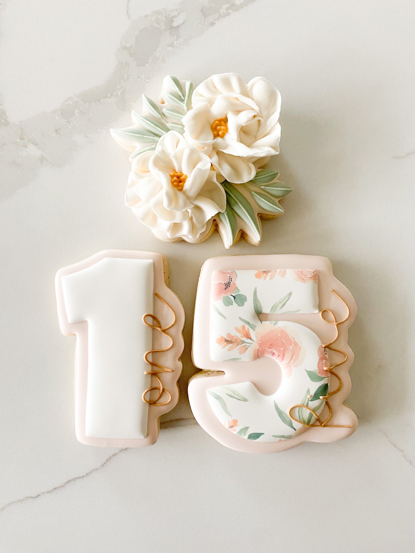 Flower cluster no. 2 cookie cutter