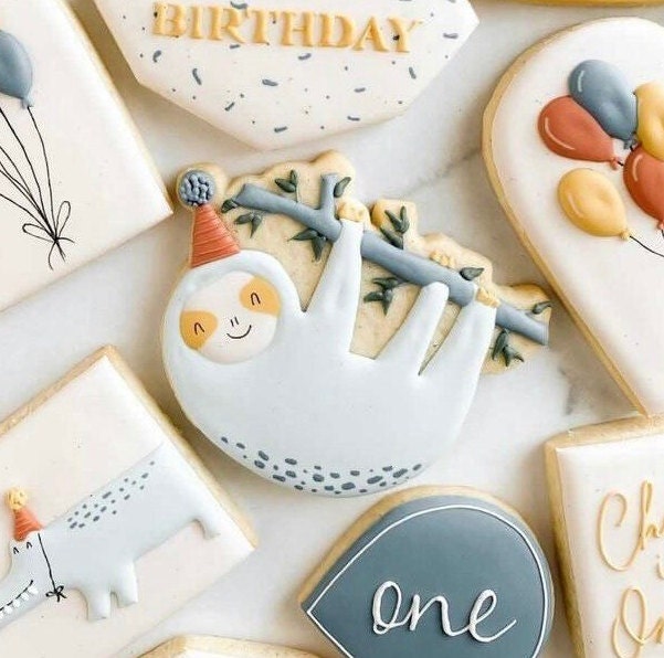 Sloth cookie cutter (Linen & Gray)