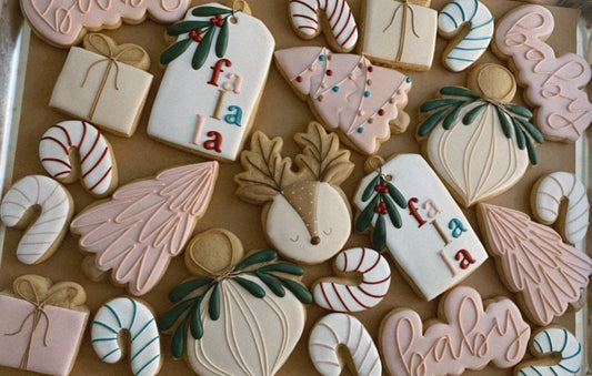 Tag with leaf no. 2 cookie cutter