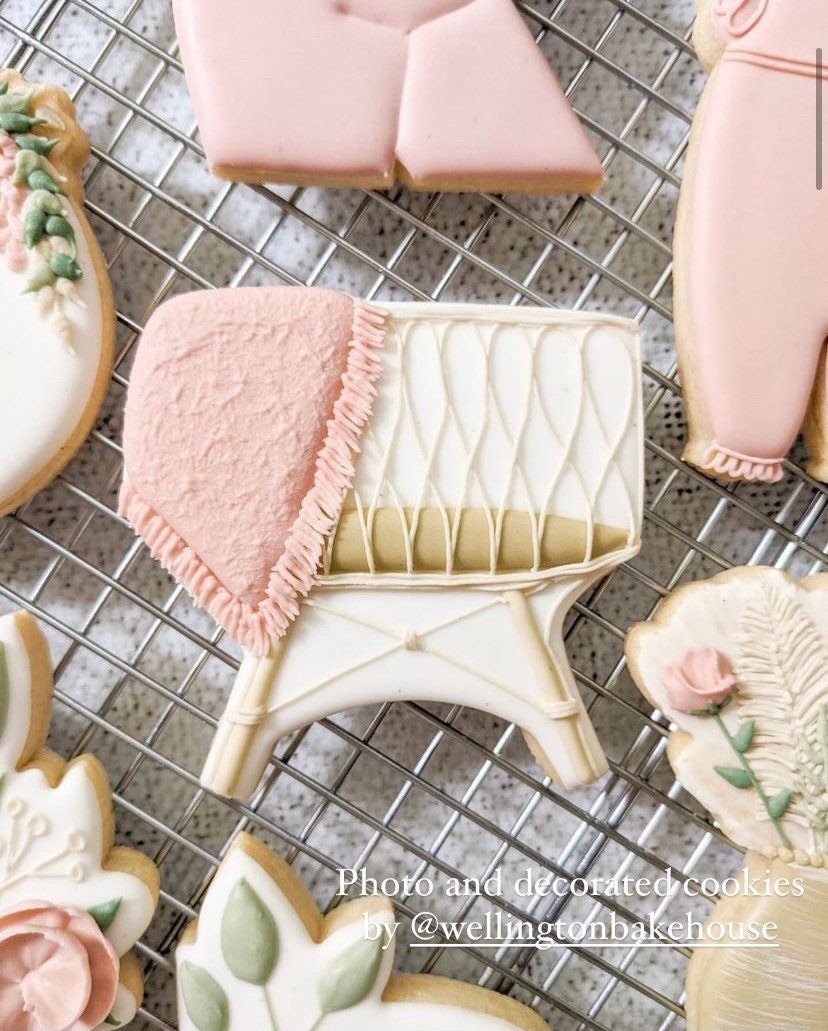 Bassinet cookie cutter