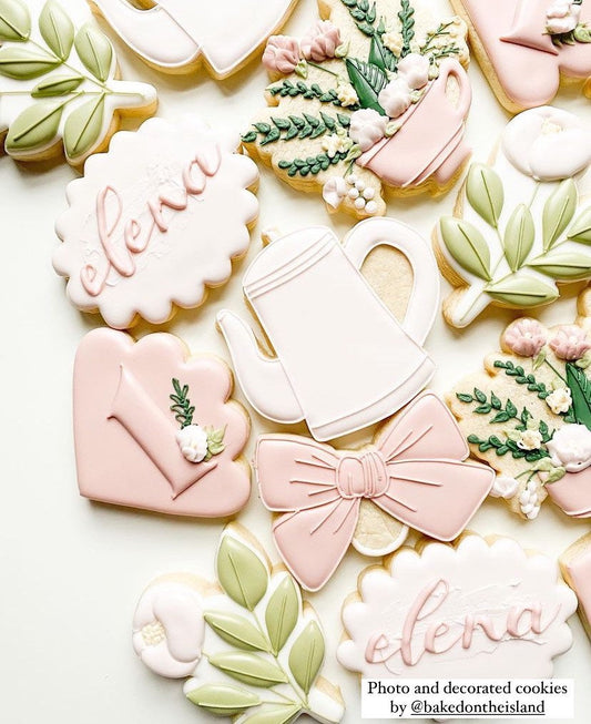 Scalloped triangle cookie cutter