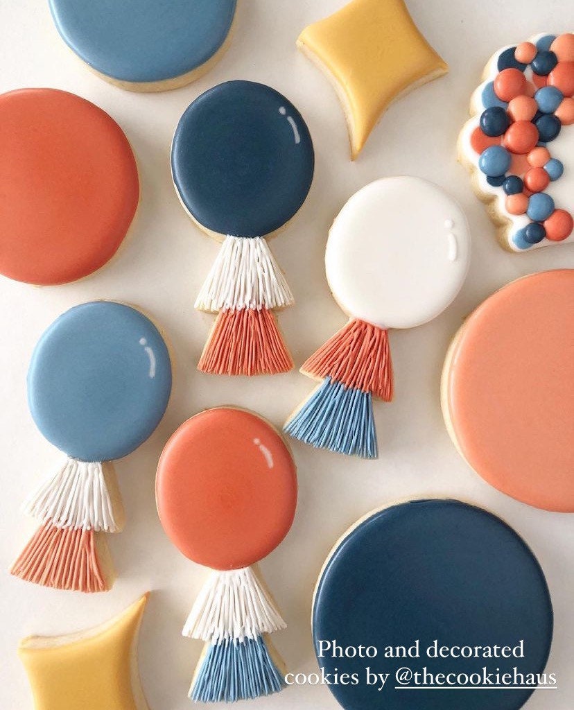 Balloon with tassel cookie cutter