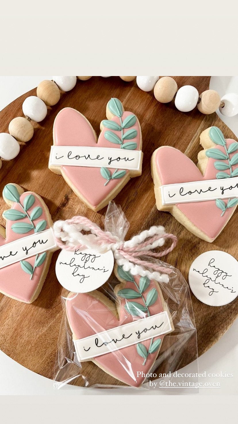 Heart plaque with greenery cookie cutter