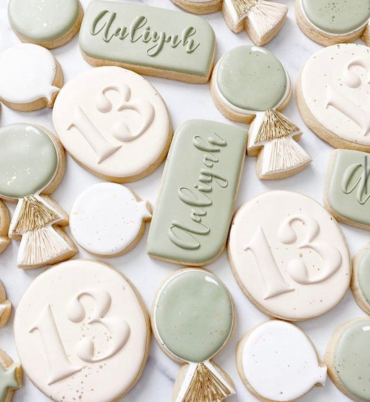 Balloon with tassel cookie cutter