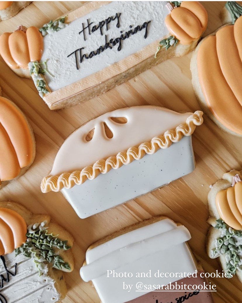 Pie cookie cutter