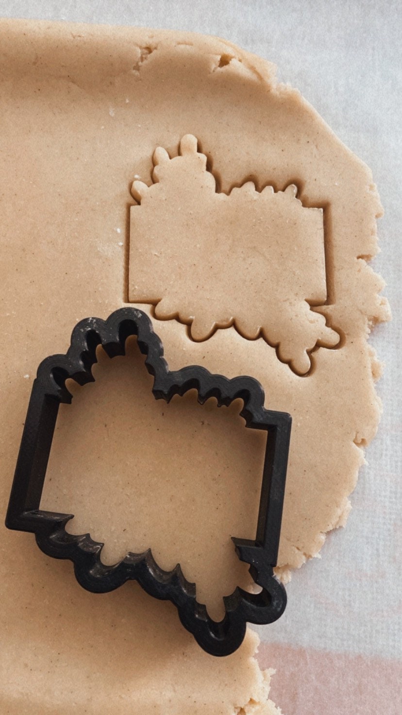 Olivia plaque cookie cutter