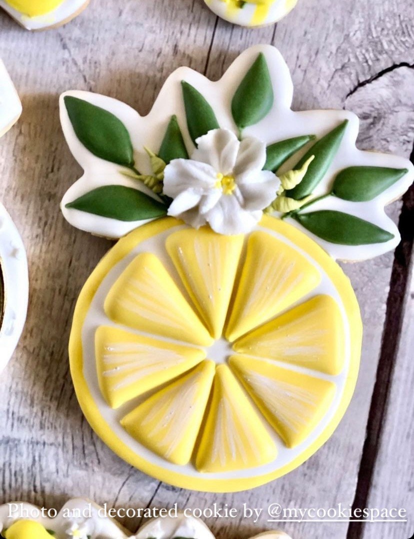 Circle with greenery no. 1 cookie cutter