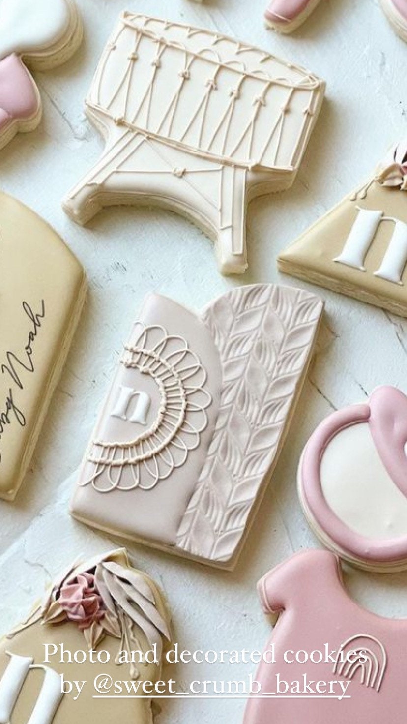 Double half arches cookie cutter