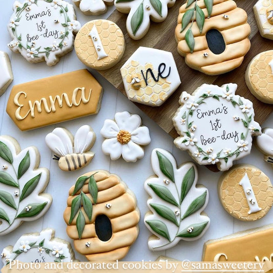 Bumble bee no. 3 cookie cutter