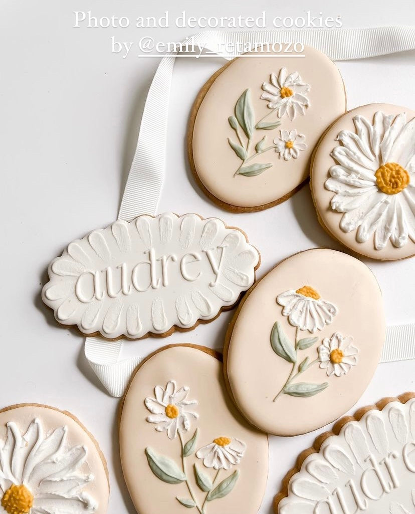 Scalloped oval cookie cutter