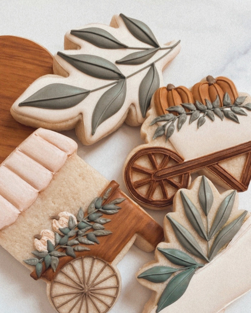 Wheelbarrow with pumpkins cookie cutter