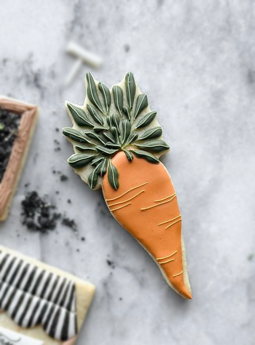 Carrot bunch cookie cutter (Linen & Gray)