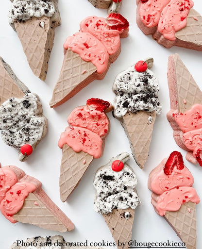 Ice cream with cherry cookie cutter (Linen & Gray)