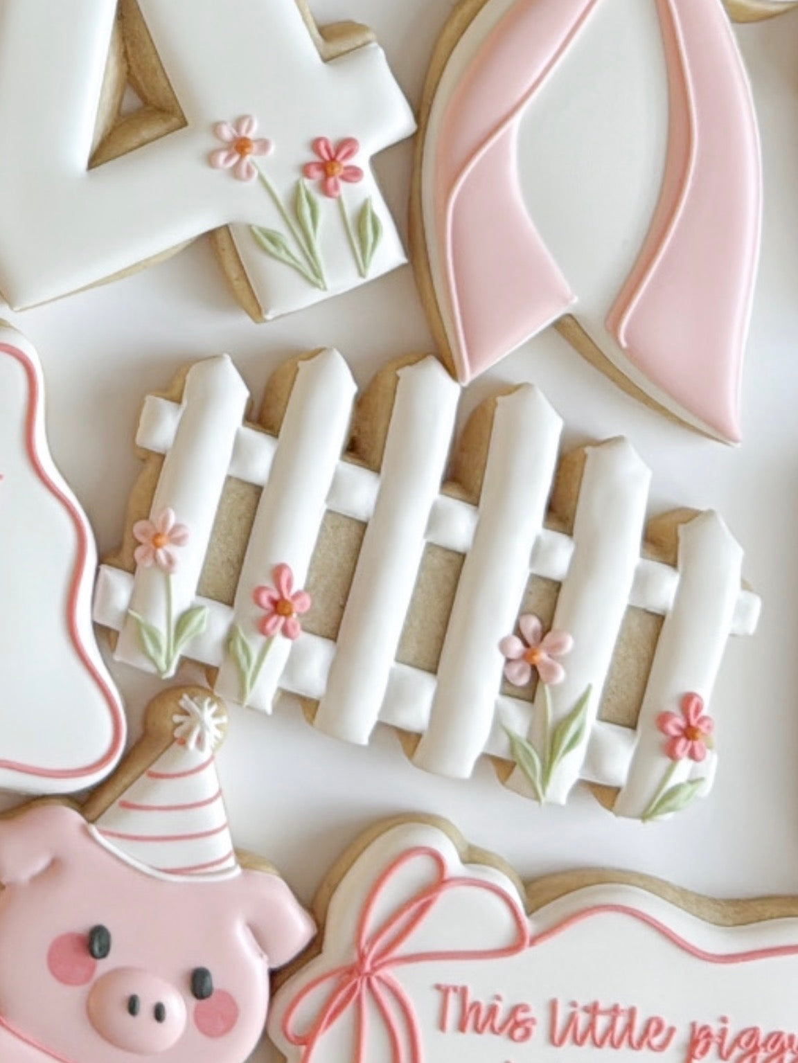 Fence cookie cutter