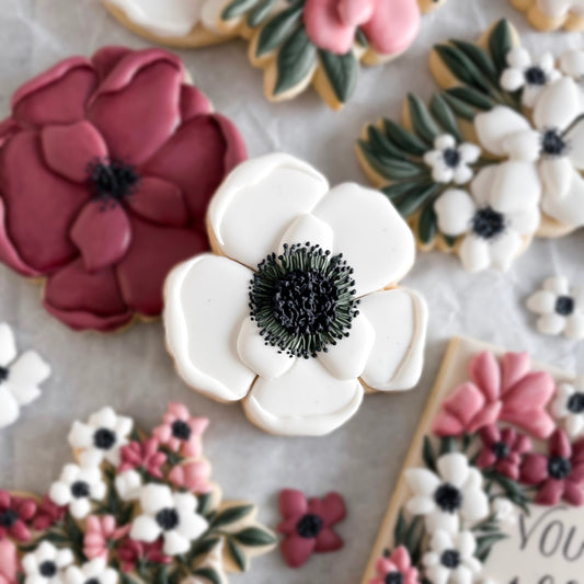 Anemone cookie cutter (Linen & Gray)