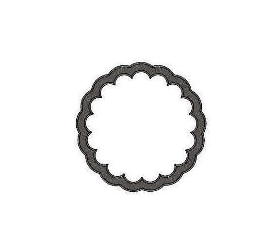 Scalloped circle no. 2 (17 scallops) cookie cutter