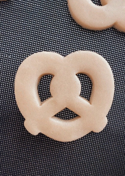 Pretzel (with cut out / without) cookie cutter