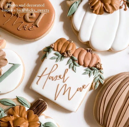 Pumpkin plaque with greenery cookie cutter